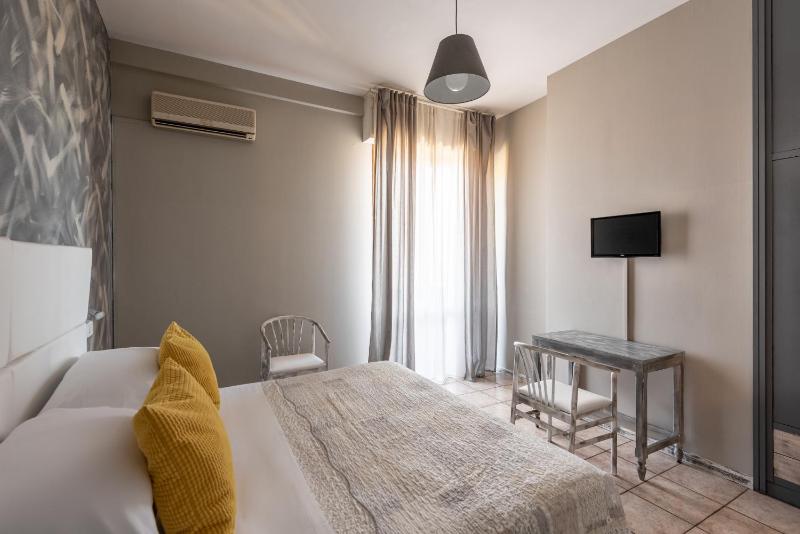 Double or Twin Room image 2