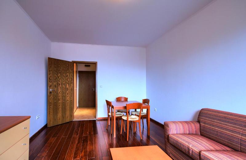 Bellevue Residence Apartments - image 23