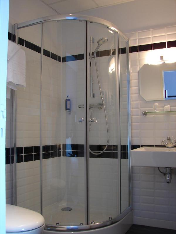 Small Double Room image 1