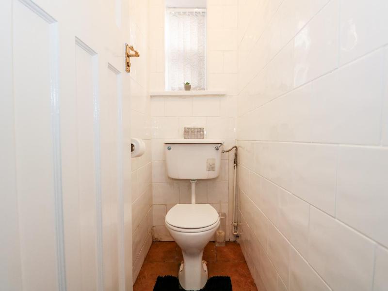 4 Dorothy Avenue - image 7