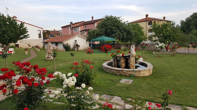 Comfort Apartment with two bedrooms, two bathrooms, Garden View and City View (4 person) image 3