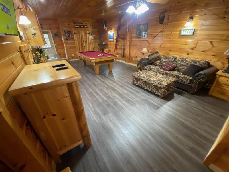 Bearskin Romance- Free Attraction Tickets  WIFI Pool Table Air Hockey Hot Tub!!! - image 17