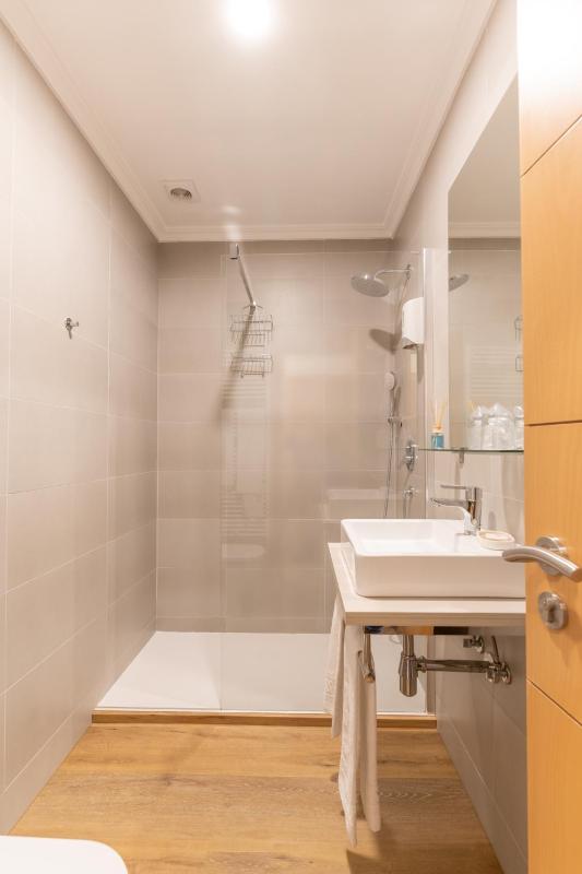 Superior Double or Twin Room with City View image 4