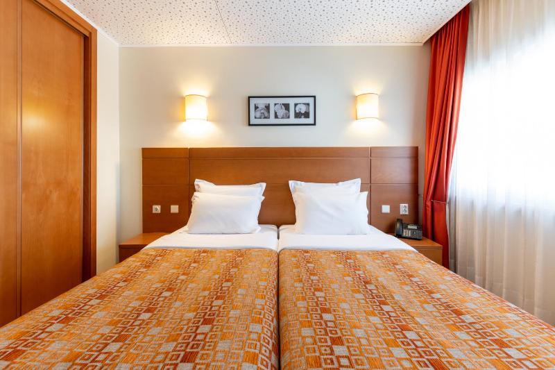 Superior Double or Twin Room with Pool View image 1