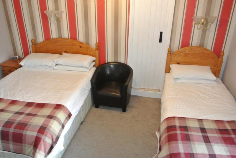 Standard Triple Room image 1