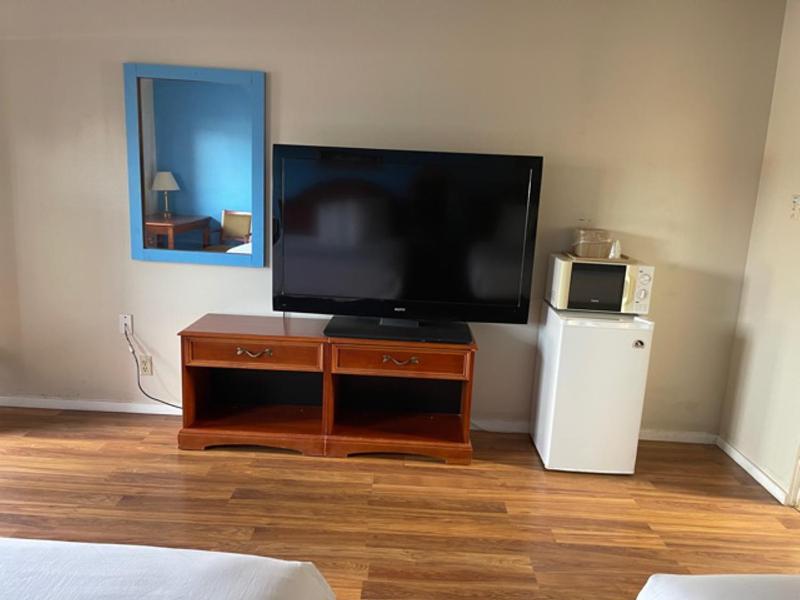 Economy Double Room image 4