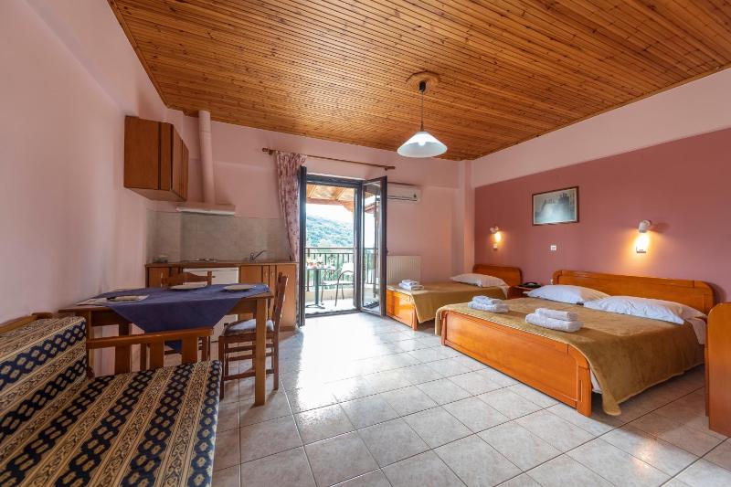Standard Family Room image 1