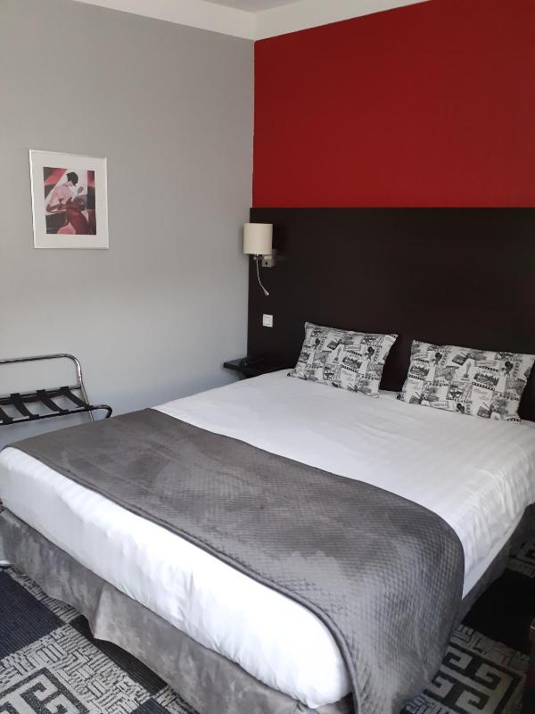Logis Hotel - Le Charleston - image 15