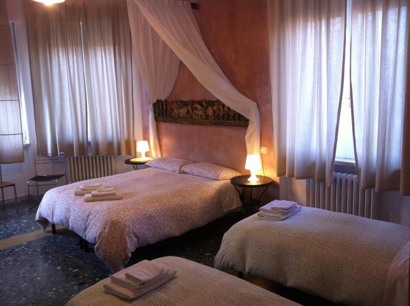 Quadruple Room with Private Bathroom image 3
