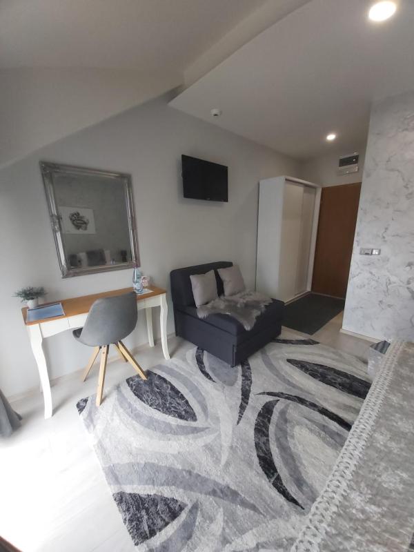 VonAmor Rooms - image 14