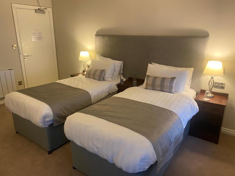 Twin Room image 1