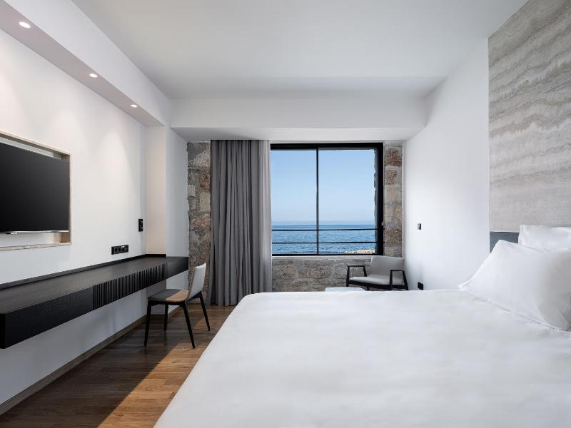 Junior Suite Sea Front image 1