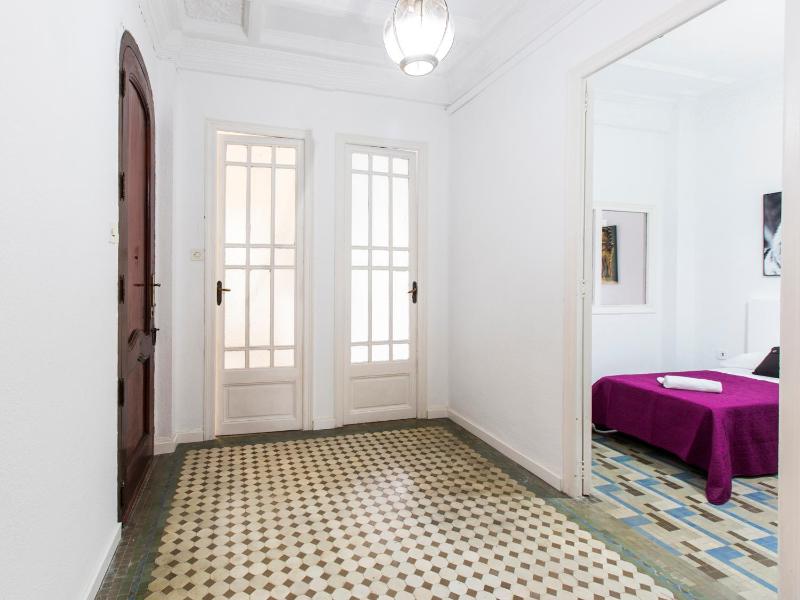 Five-Bedroom Apartment with Terrace image 4