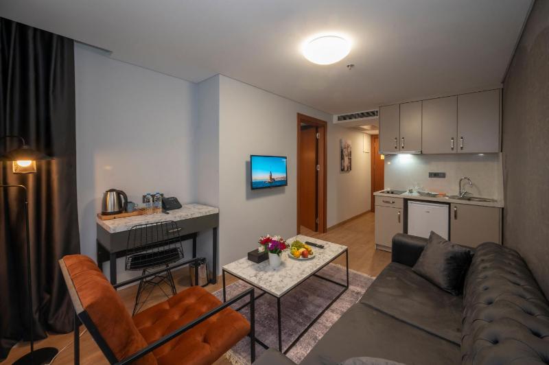 Standard Suite image 4