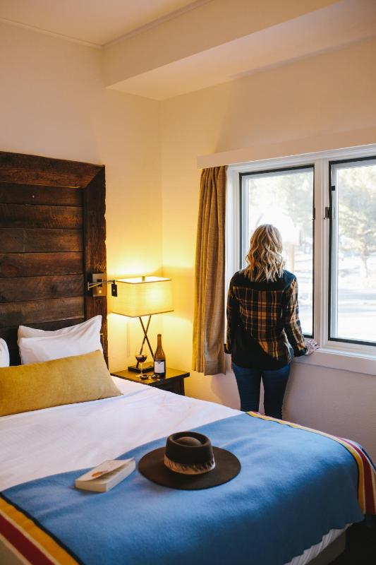 Junior Suite with Garden View image 3