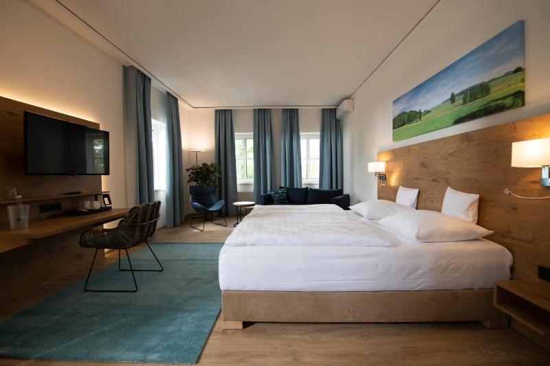Deluxe Double Room image 4