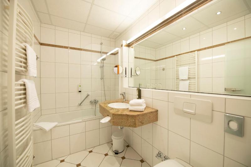 Deluxe Double Room image 3
