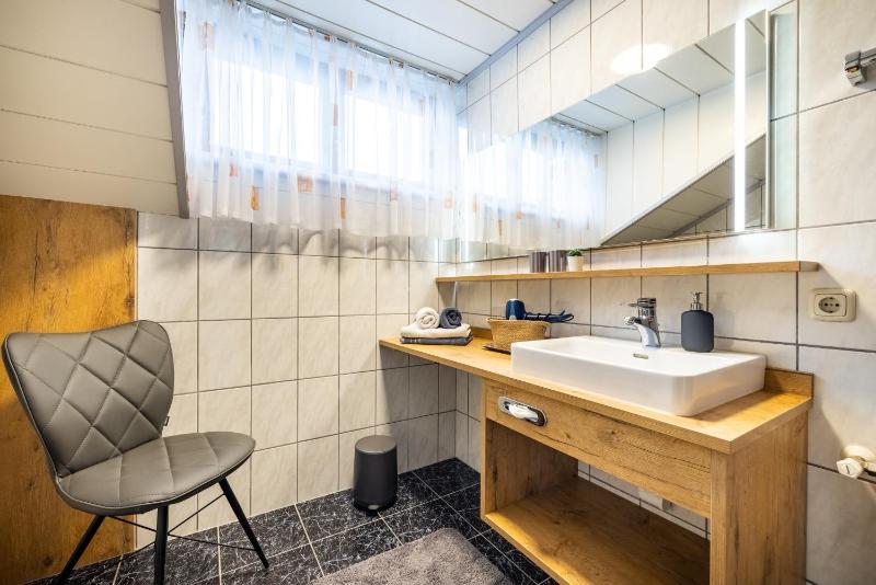 Double Room with Balcony image 4