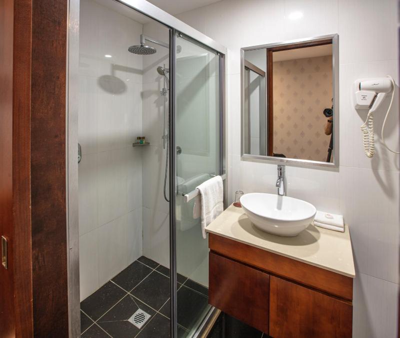 Superior Twin Room image 4