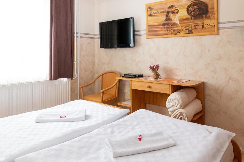Double or Twin Room image 1