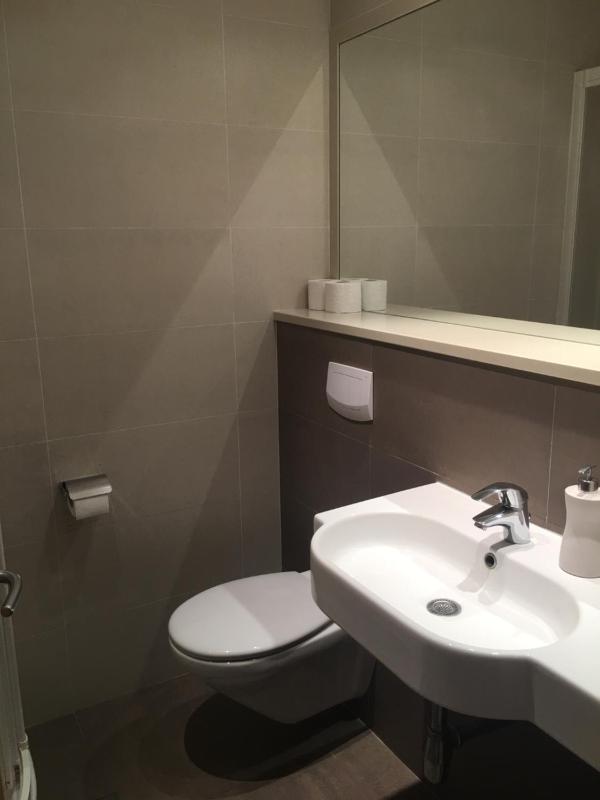Double Room image 2