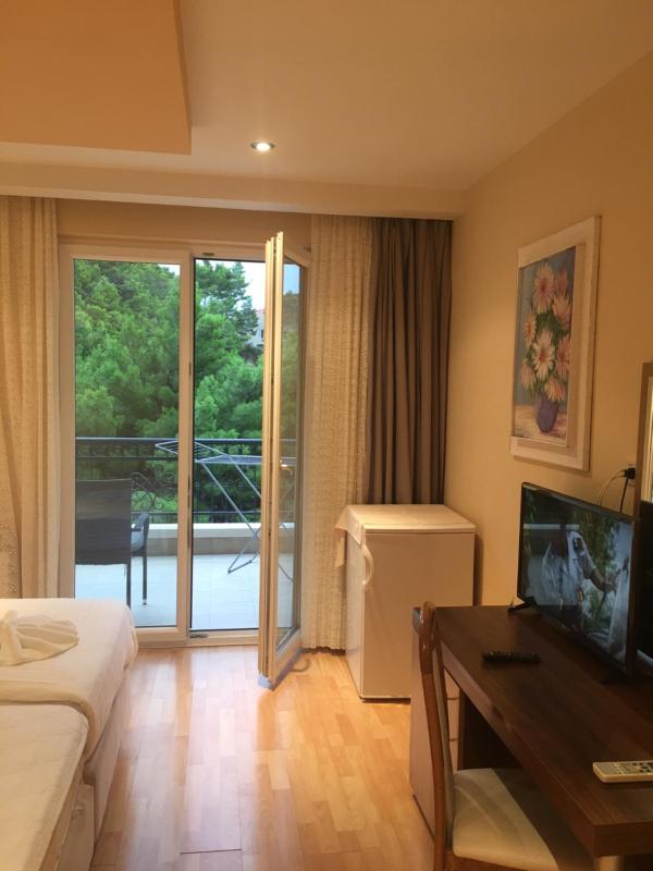 Double Room image 3