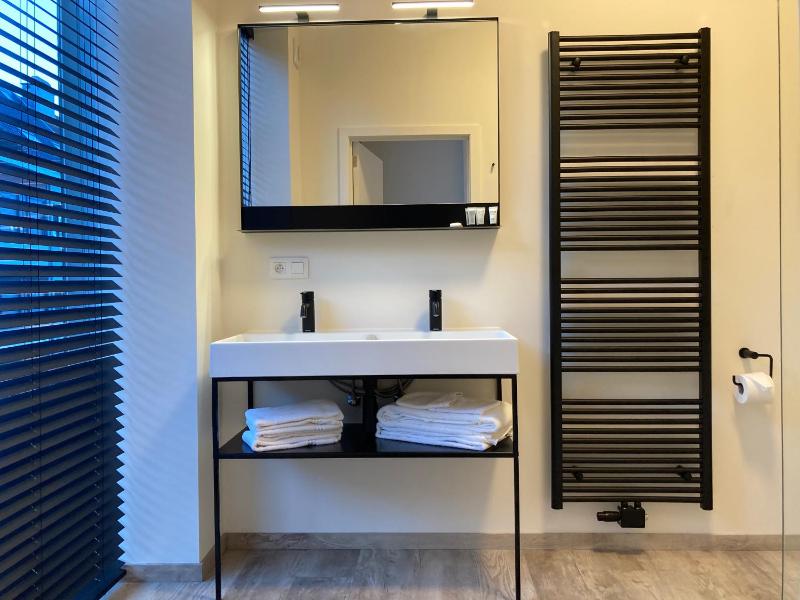 Standard Double Room image 3