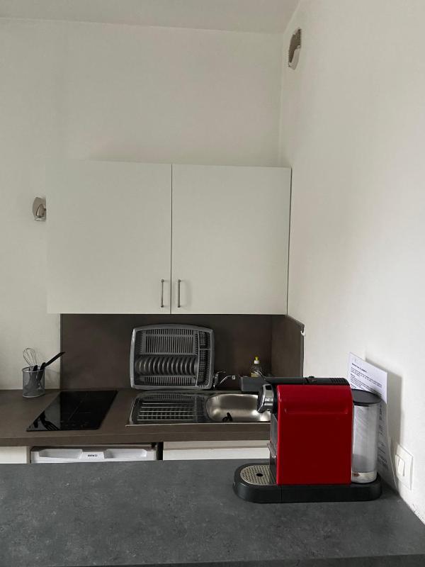 Studio Apartment image 3