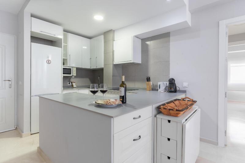 Apartamentos Castillo by Sur Suites - image 23