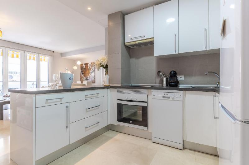 Apartamentos Castillo by Sur Suites - image 33