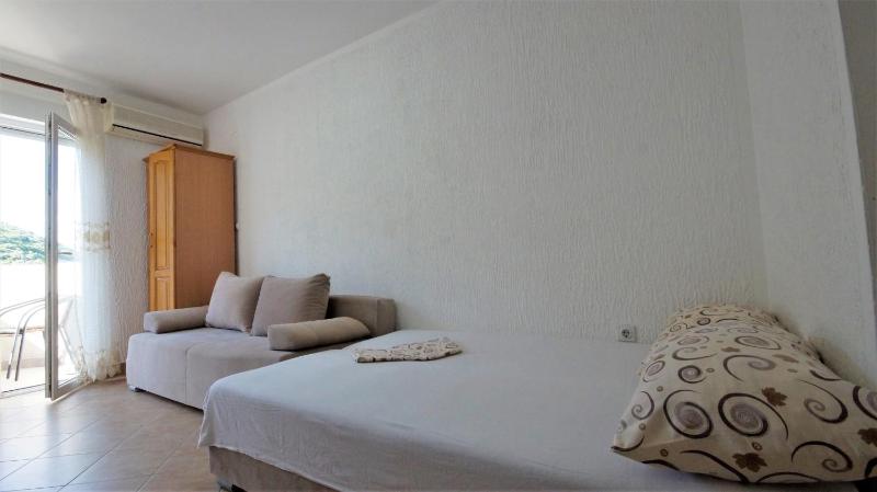 Studio Apartment image 4