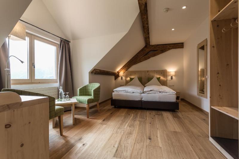 Double Room with Mountain View image 3