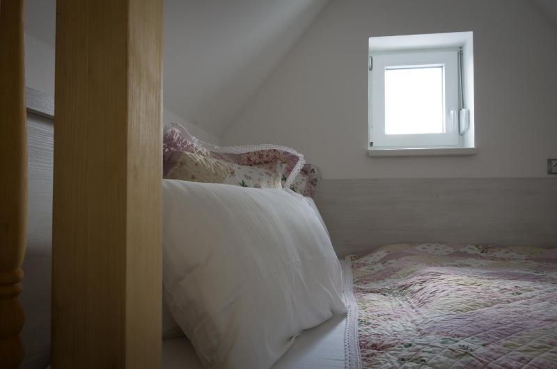 Studio - Attic image 4