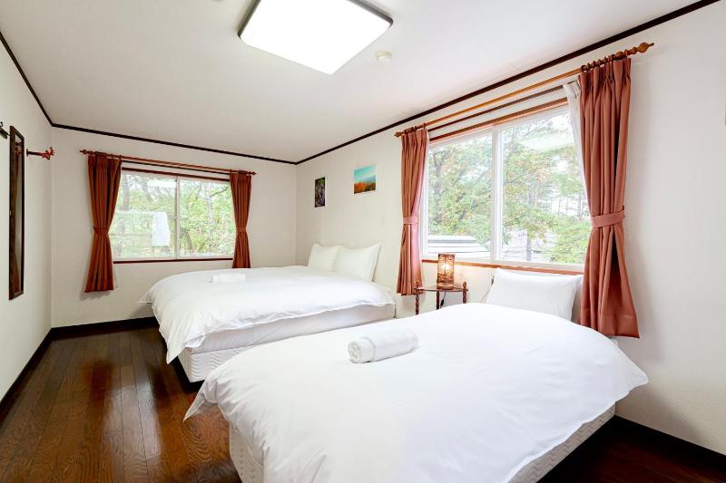 Chalet Strickland - image 13