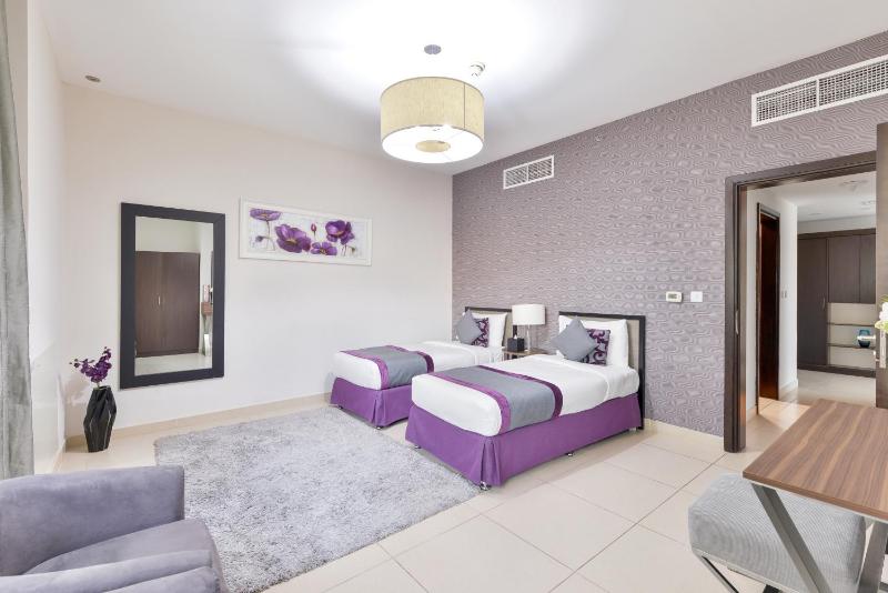Deluxe Two-Bedroom Apartment image 4