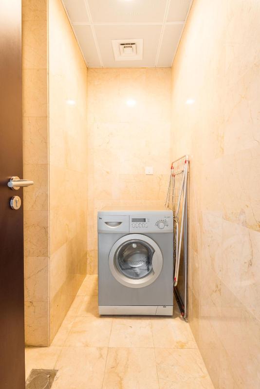 One Bedroom Deluxe Apartment image 4