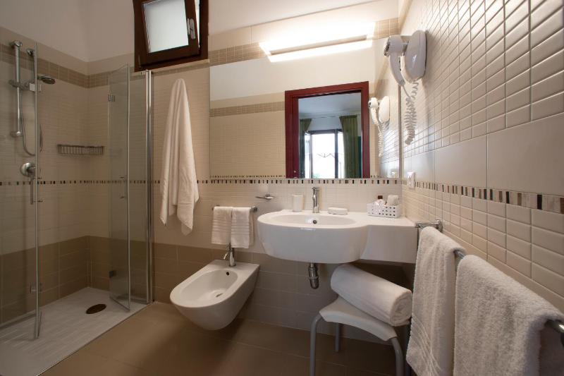 Triple Room image 2