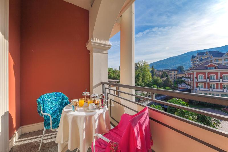 Double or Twin Room - Mountain Side image 4