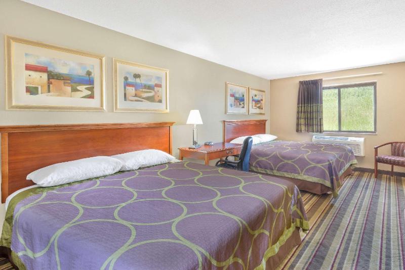 Deluxe Double Room with Two Double Beds - Non-Smoking image 4