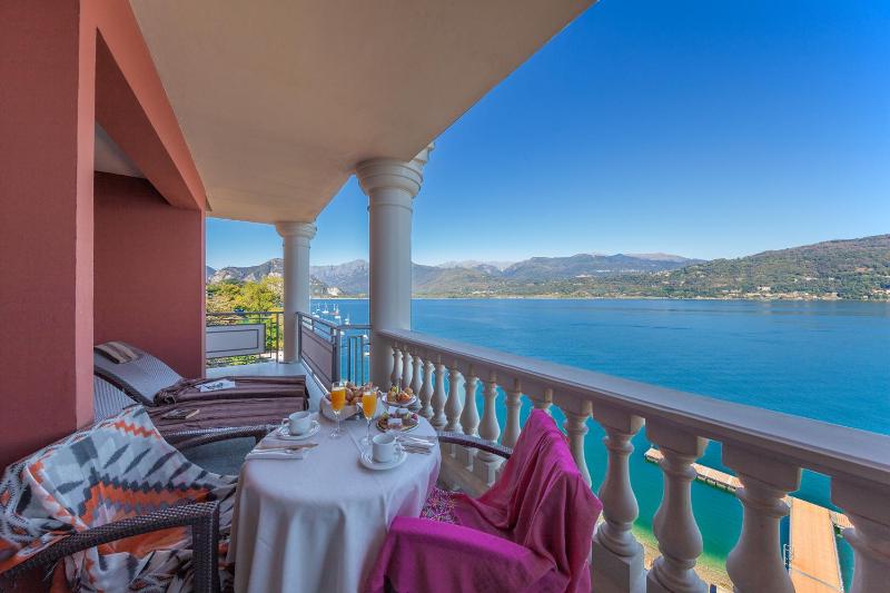 Suite with Lake View image 3