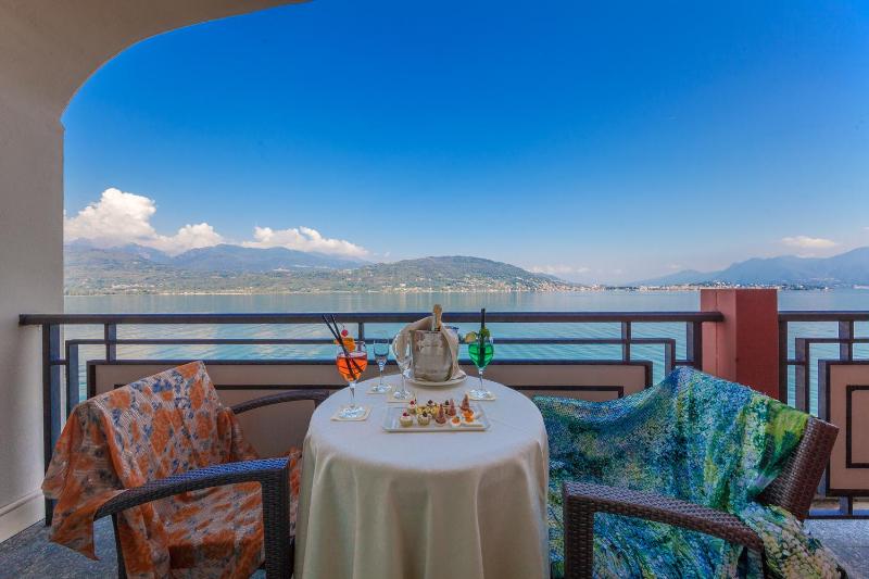 Senior Suite with Lake View image 3
