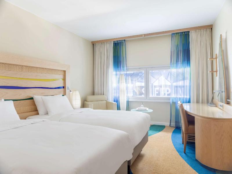 Superior Room with Terminal View image 4