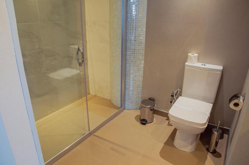 Standard Single Room image 4