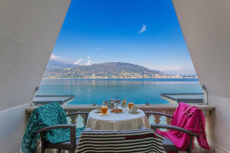 Presidential Suite with Lake View image 2