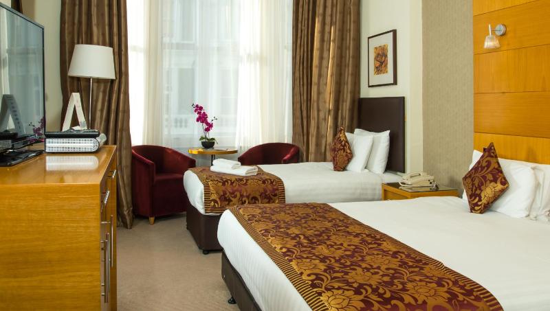 Executive Triple Room image 4