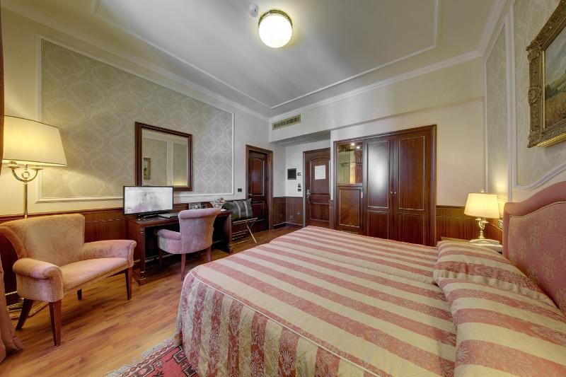 Deluxe Double or Twin Room - Mountain Side image 3