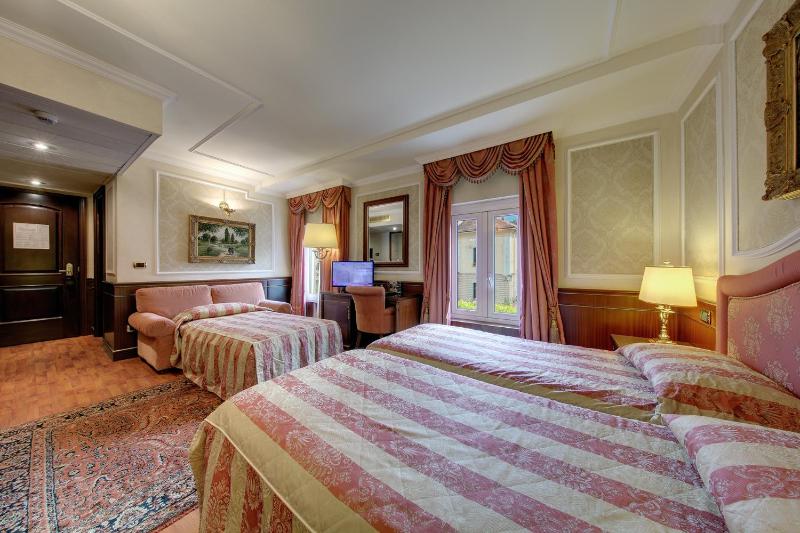 Triple Room - Mountain Side image 3