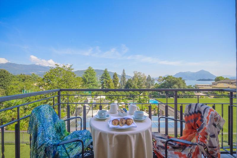 Suite with Lake View image 3