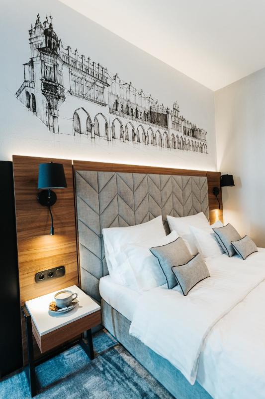 Standard Double Room image 3