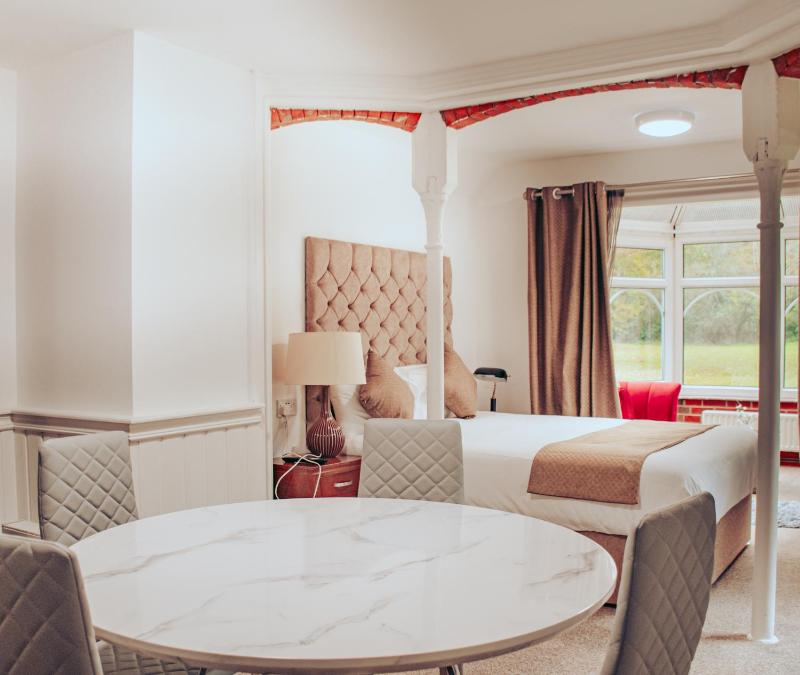 Suite with Garden View image 2